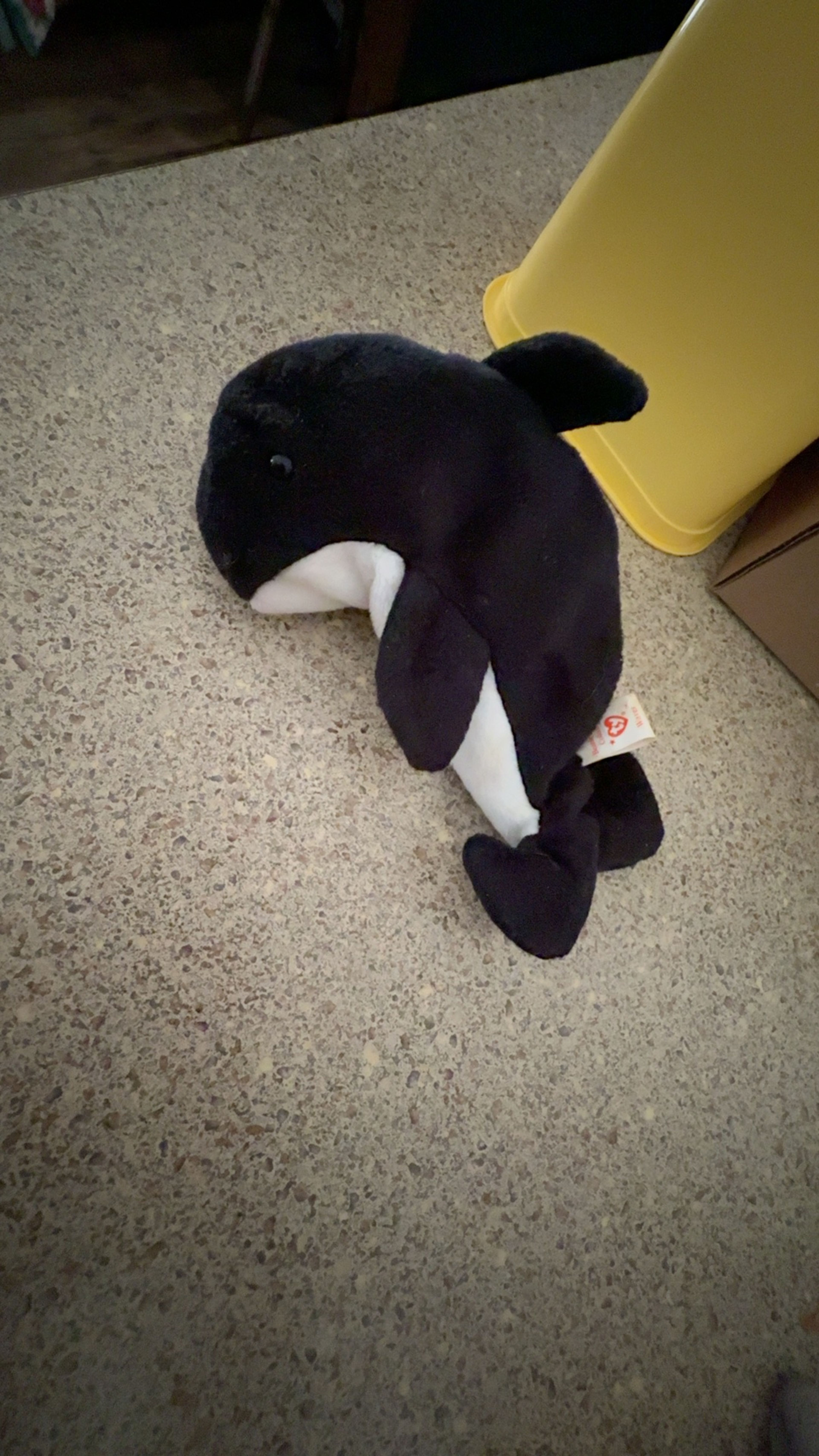 Ty Beanie Baby Waves the Whale (Echo)