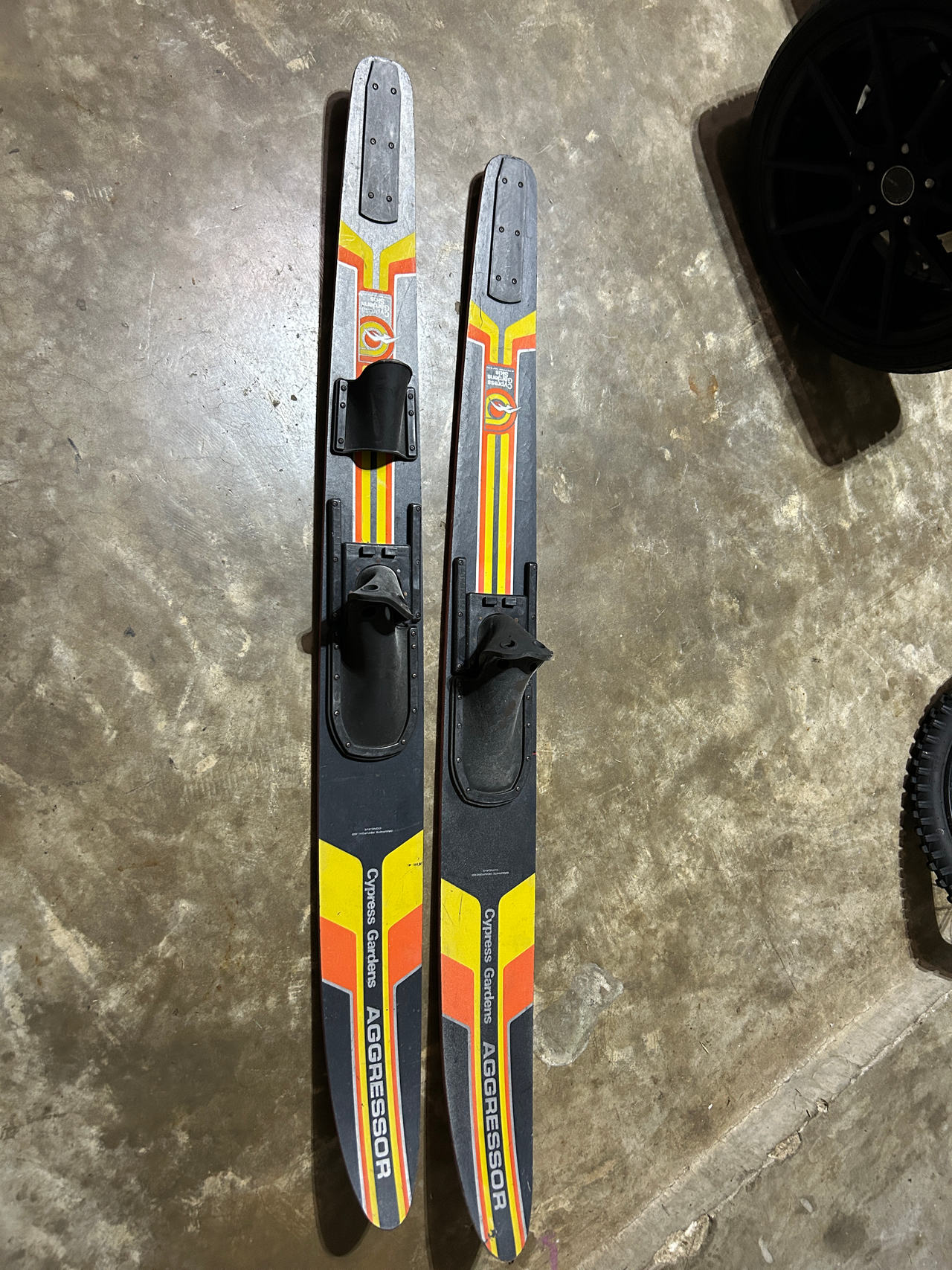 Cypress Gardens Aggressor Water Skis