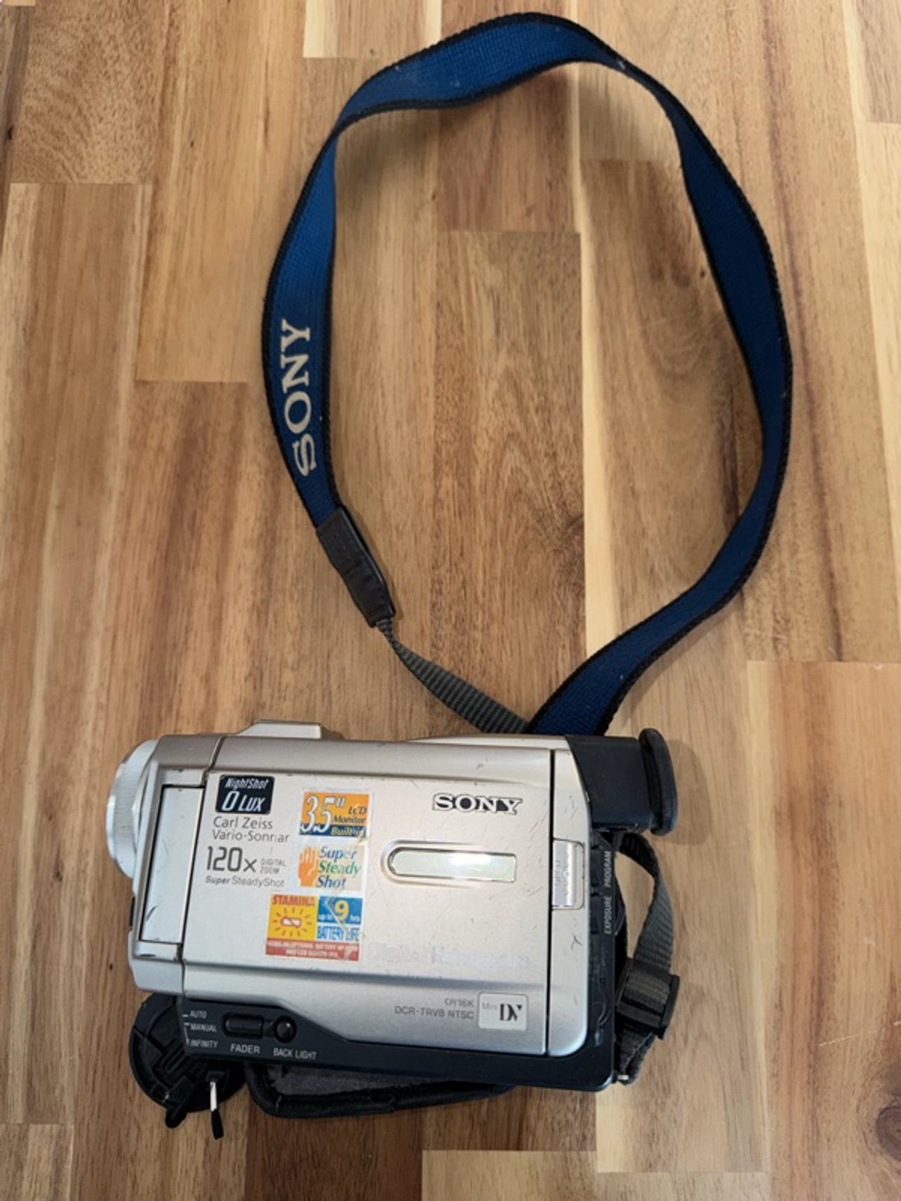 Sony DCR-TRV8 MiniDV Handycam Camcorder