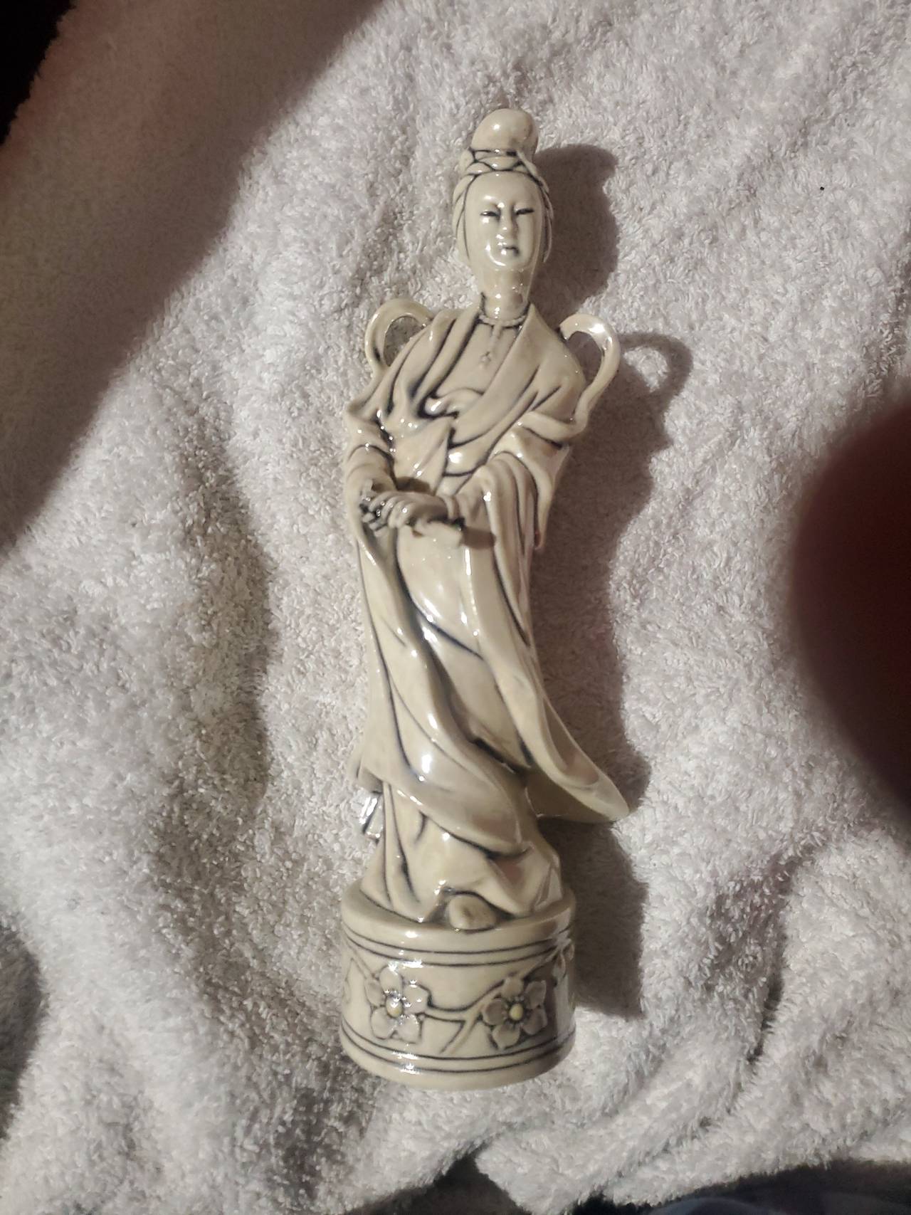 Vintage Chinese Ceramic Lady Figurine