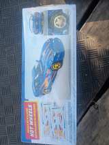 AMT 1997 Dodge Viper GTS Hot Wheels Snapit 1/25 Model Kit - Image 1