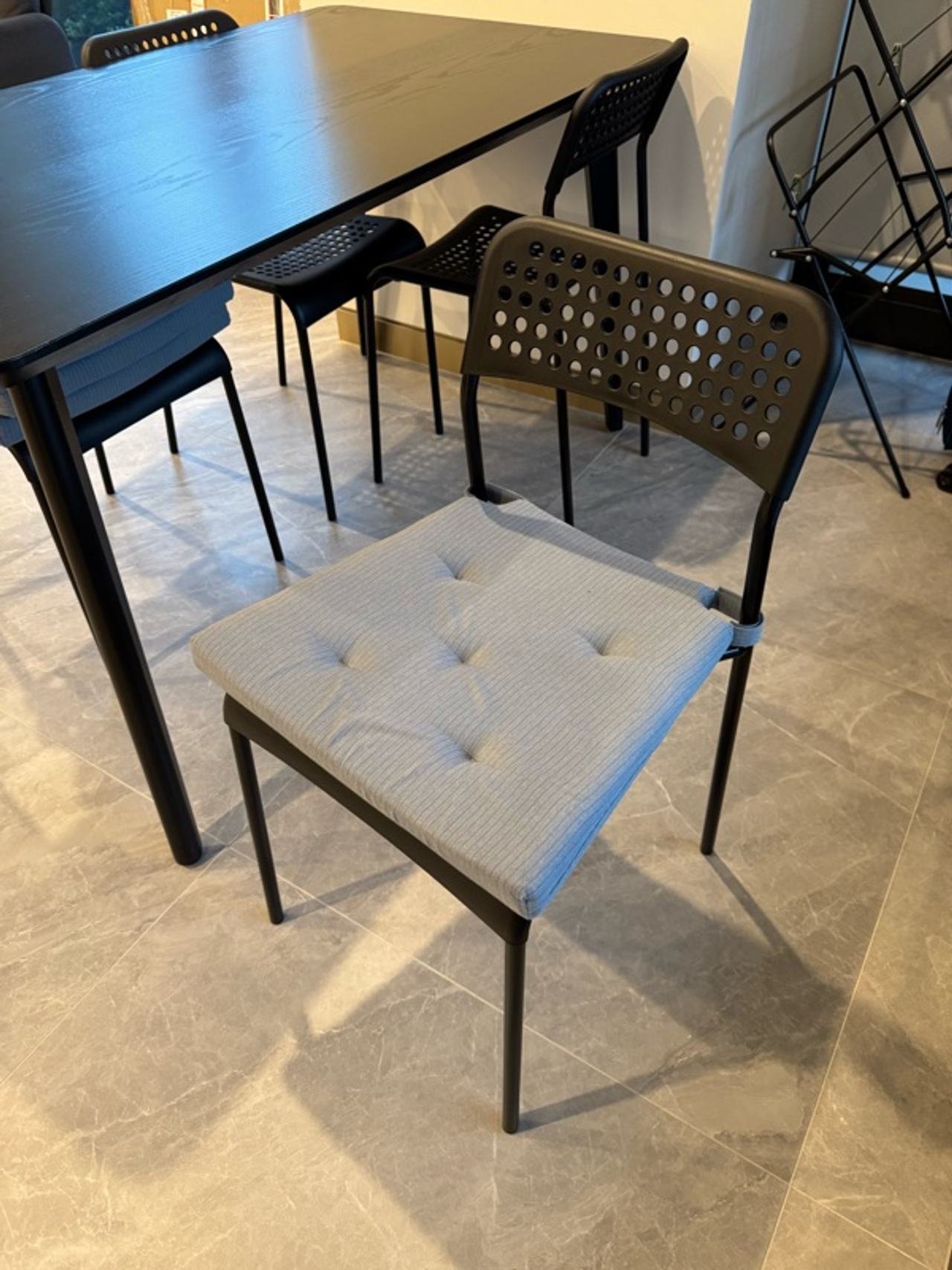 4x IKEA ADDE Chair Black + Justina chair pad