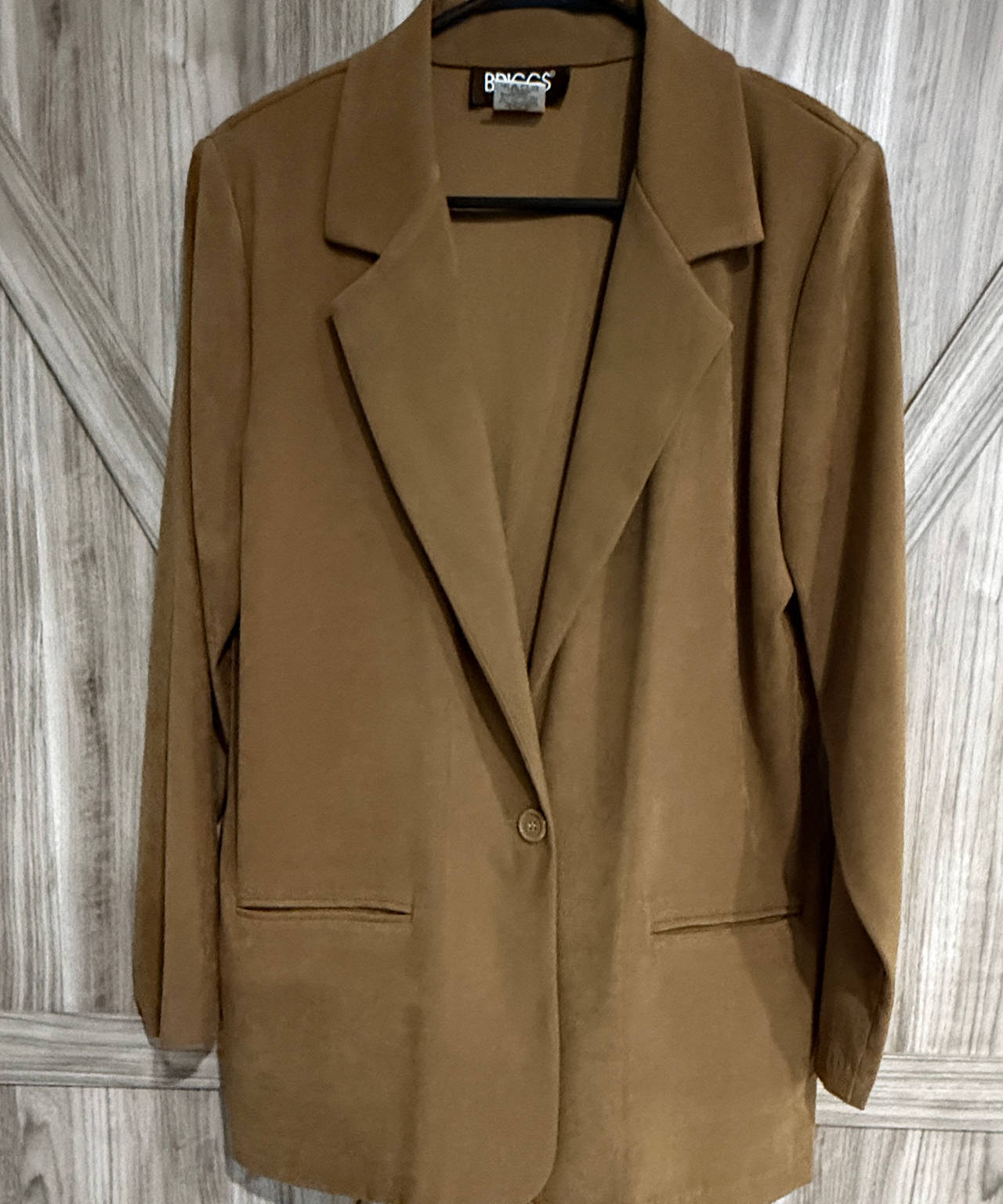 Briggs New York Women's Single Button Blazer brown size 10 vey soft velour