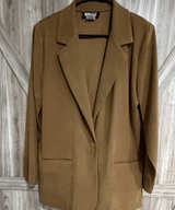 Briggs New York Women's Single Button Blazer brown size 10 vey soft velour - Image 1
