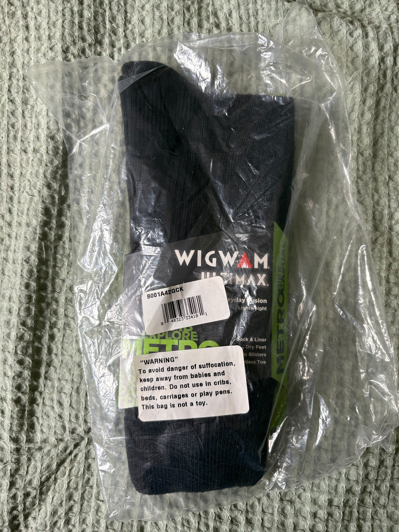 Men’s Wigwam Ultra Max Metro Crew Socks Black color. Size XL 12-15