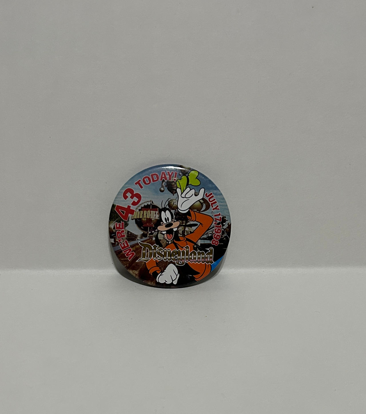 Disneyland 43rd Anniversary Goofy Button Pin July 17 1998