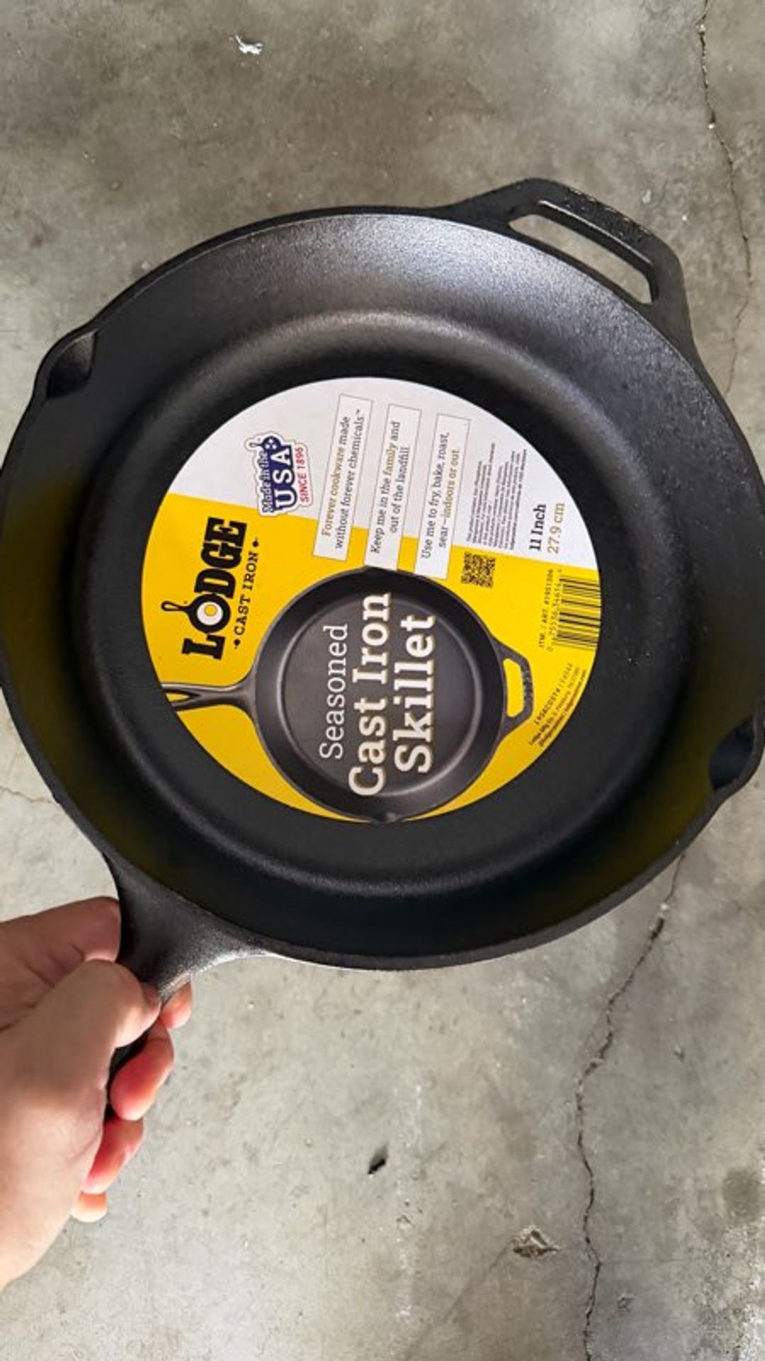 Lodge 11 Inch Seasoned Cast Iron Skillet