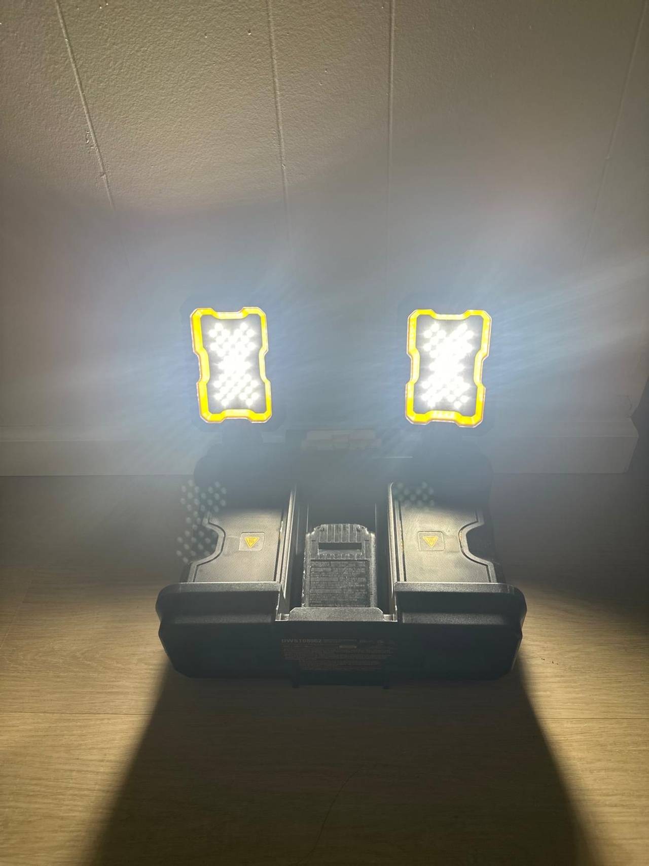 DEWALT DCL061 20V MAX Corded/Cordless LED Area Light