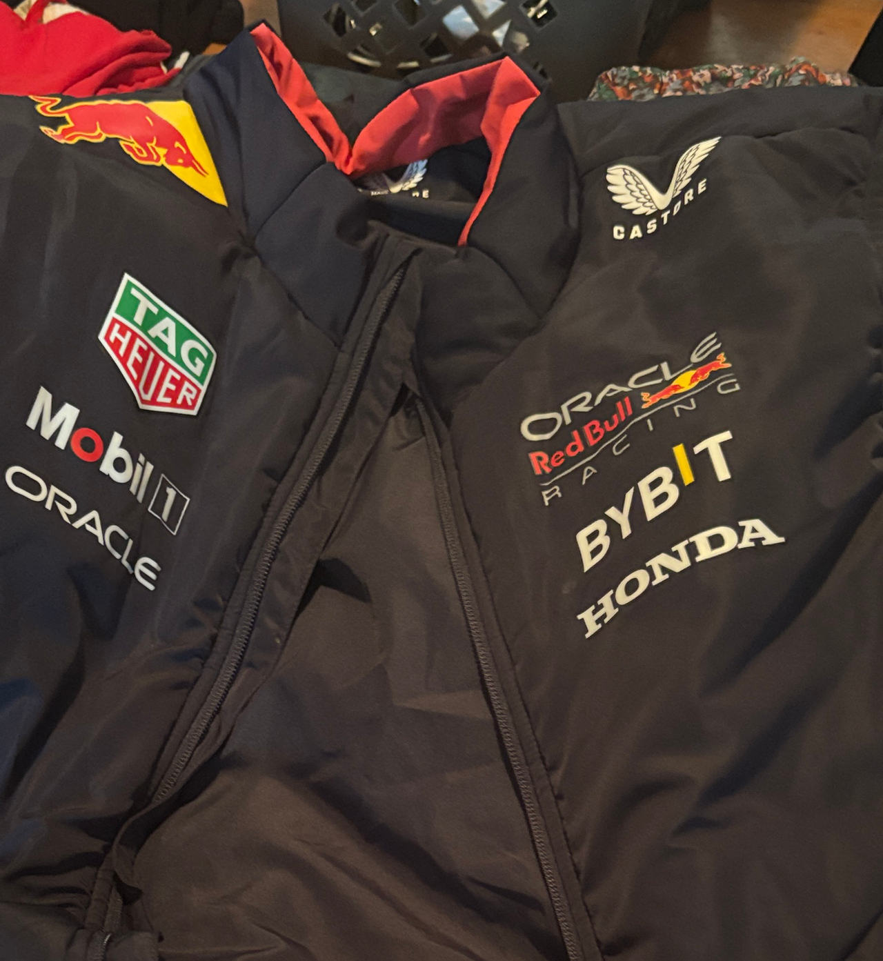 Castore Oracle Red Bull Racing 2023 Team Gilet