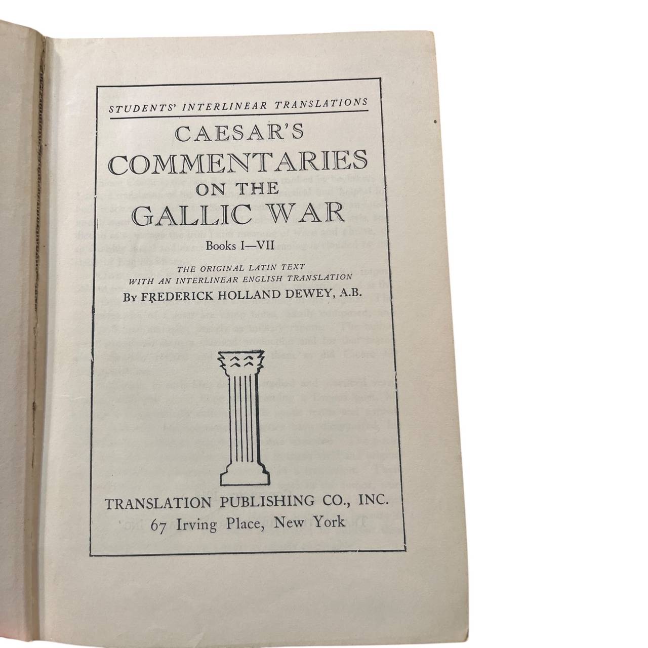 Caesar's Commentaries on the Gallic War (Interlinear Translation)