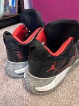 Jordan Max Aura Black Red Grey Size US 9.5 Men - Image 2