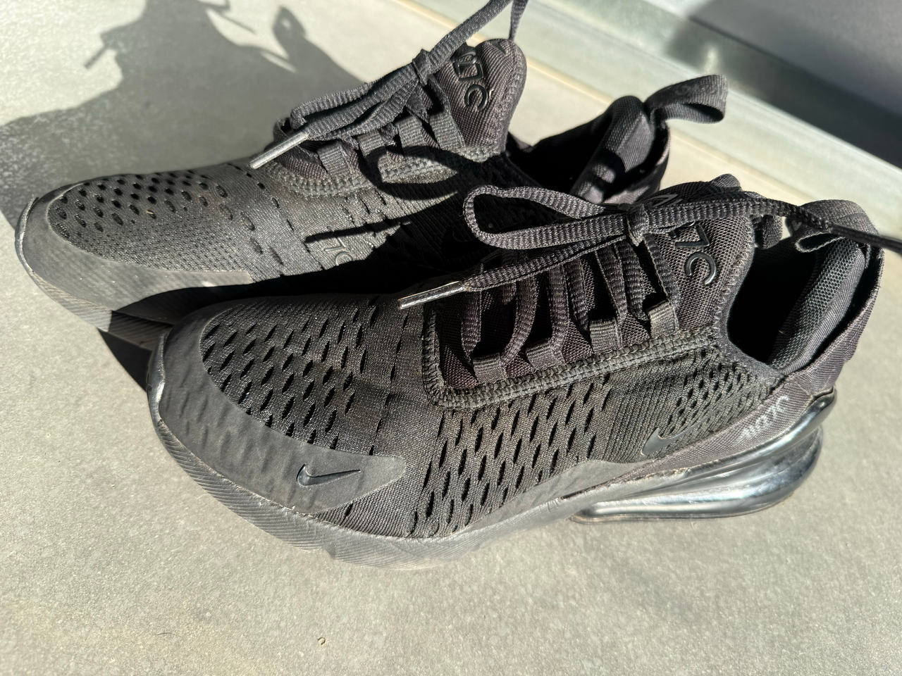 Nike Air Max 270 Triple Black (women’s 7.5)