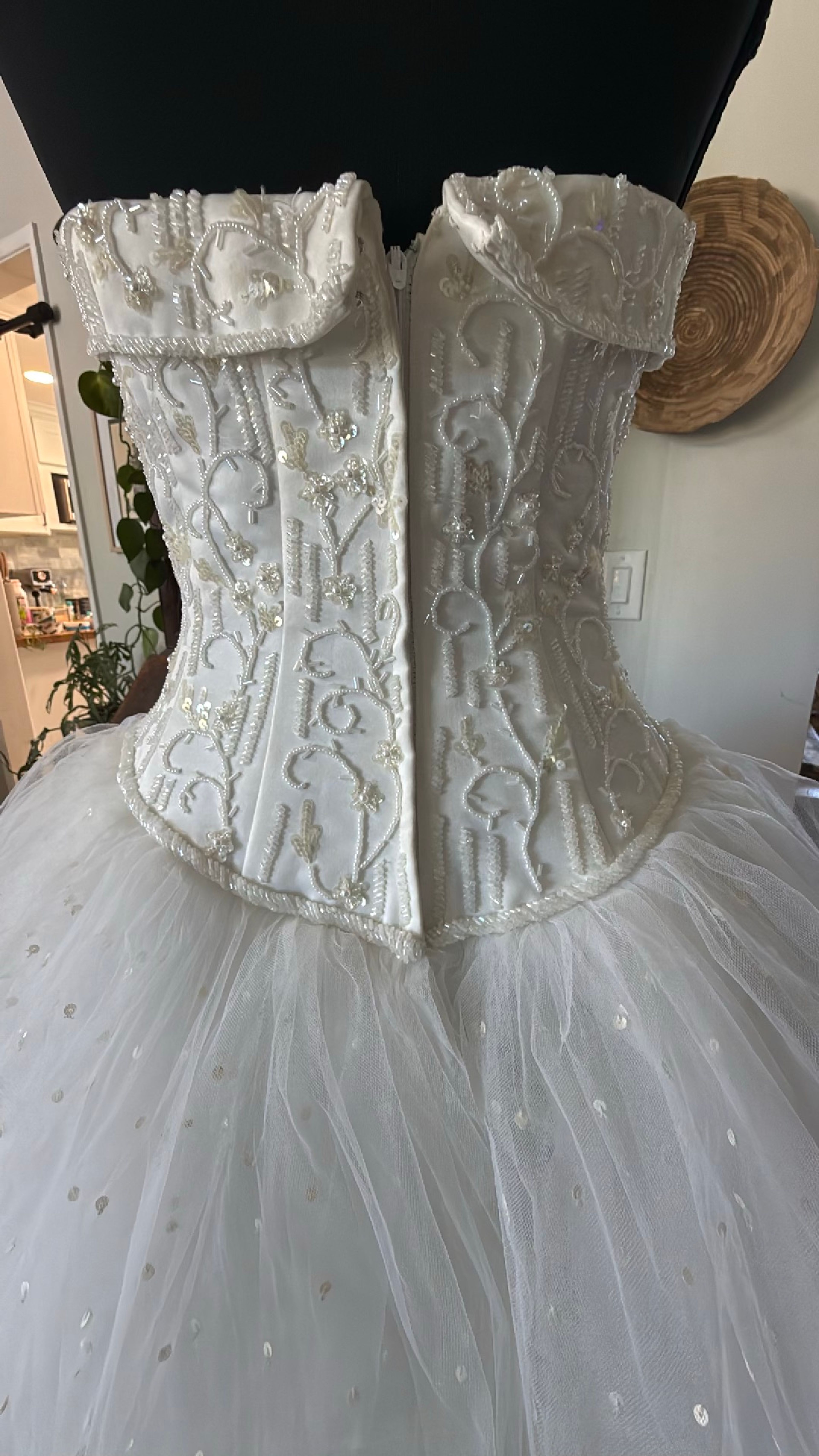 Michaelangelo David’s Bridal Beaded Tulle Ball Gown Wedding Dress size 4 - Image 6