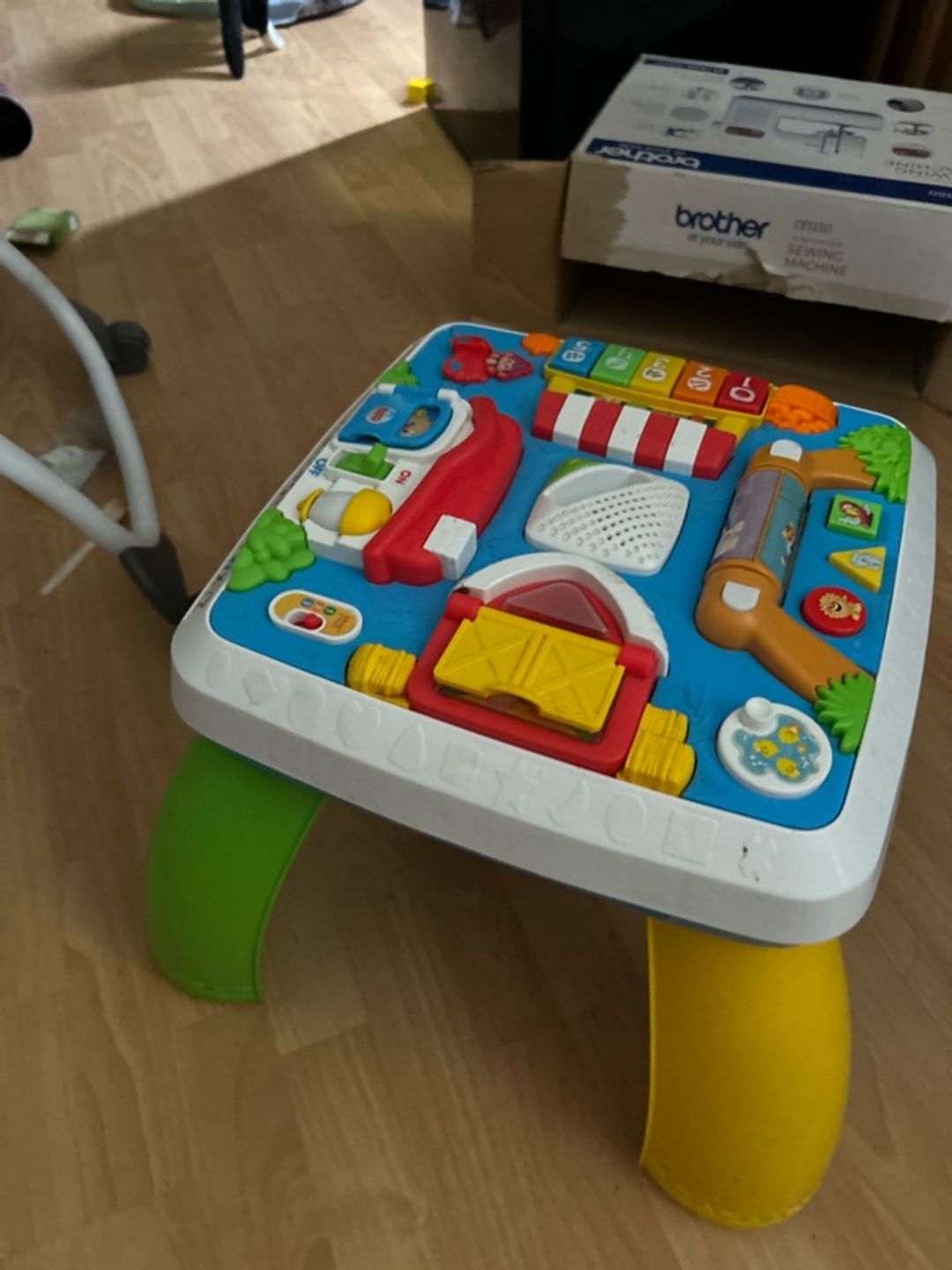Fisher-Price Laugh & Learn Around the Town Learning Table