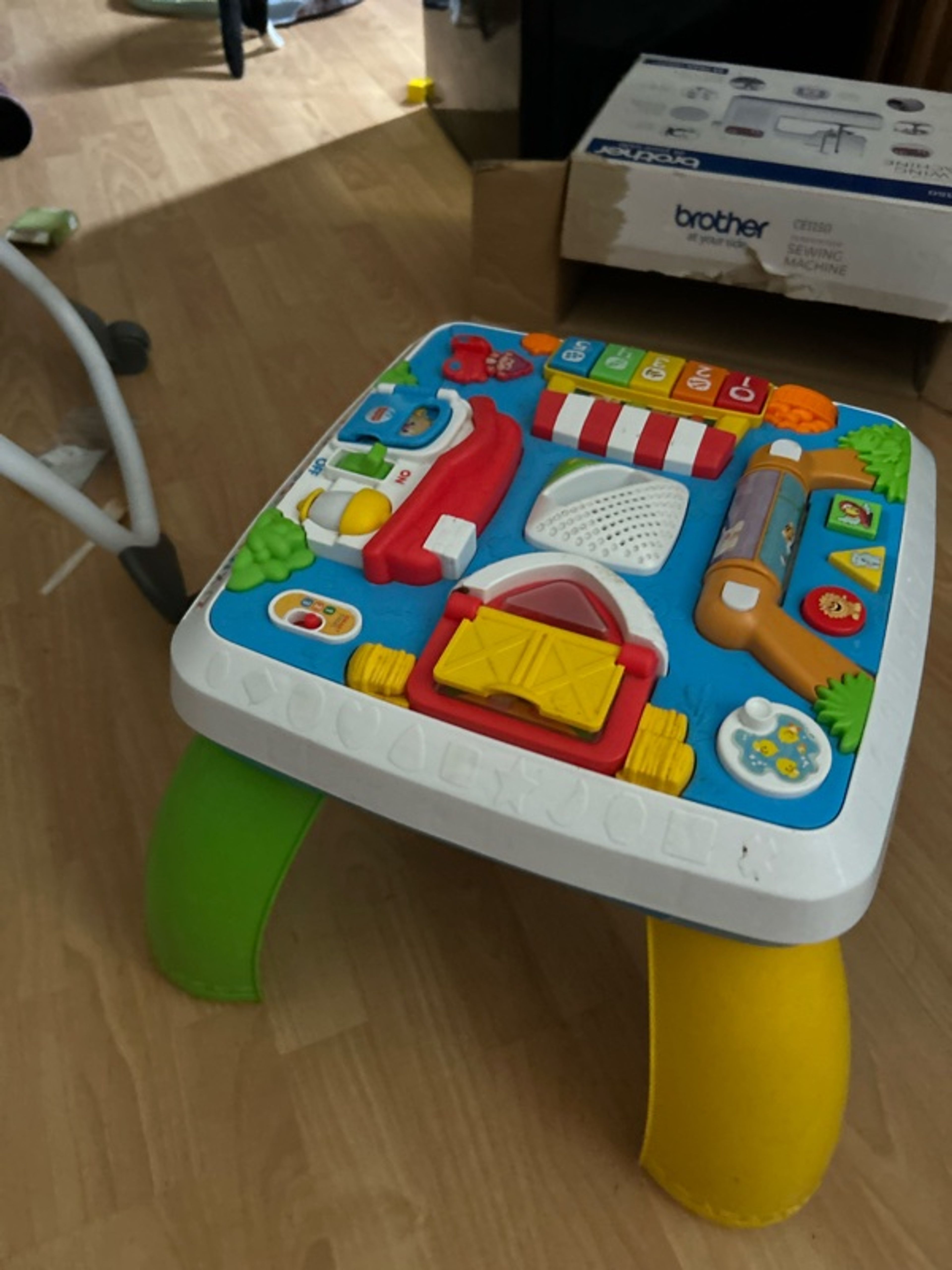 Fisher-Price Laugh & Learn Around the Town Learning Table