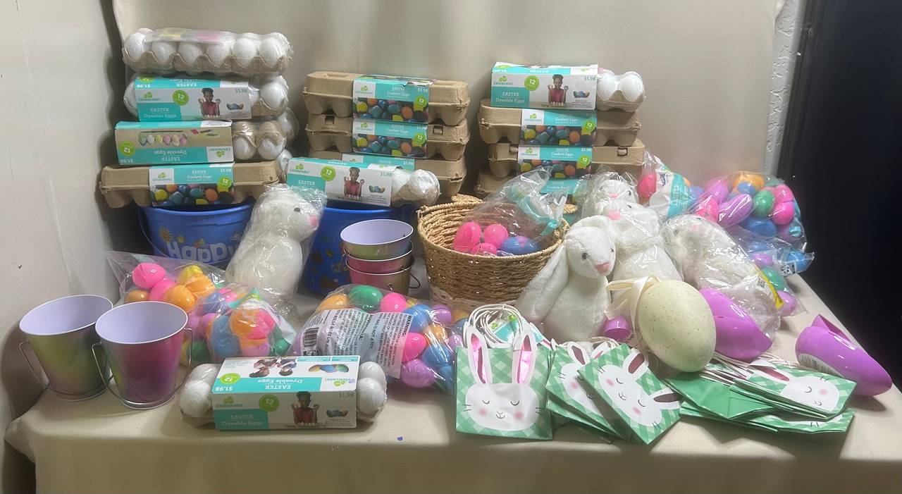 Easter Party Supplies and Decorations Lot