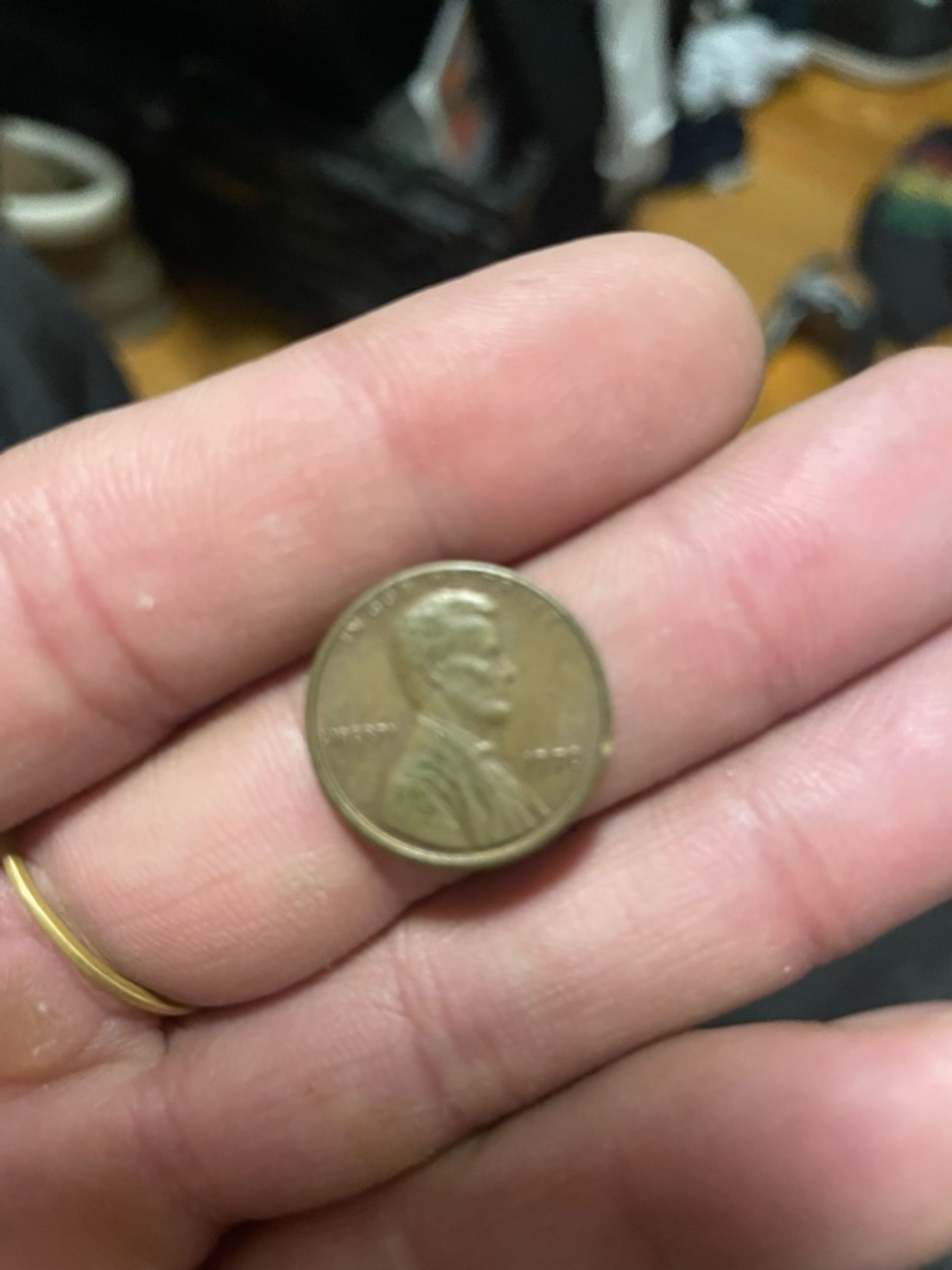 U.S. Lincoln Wheat Penny 1944 Error 'L' on Rim