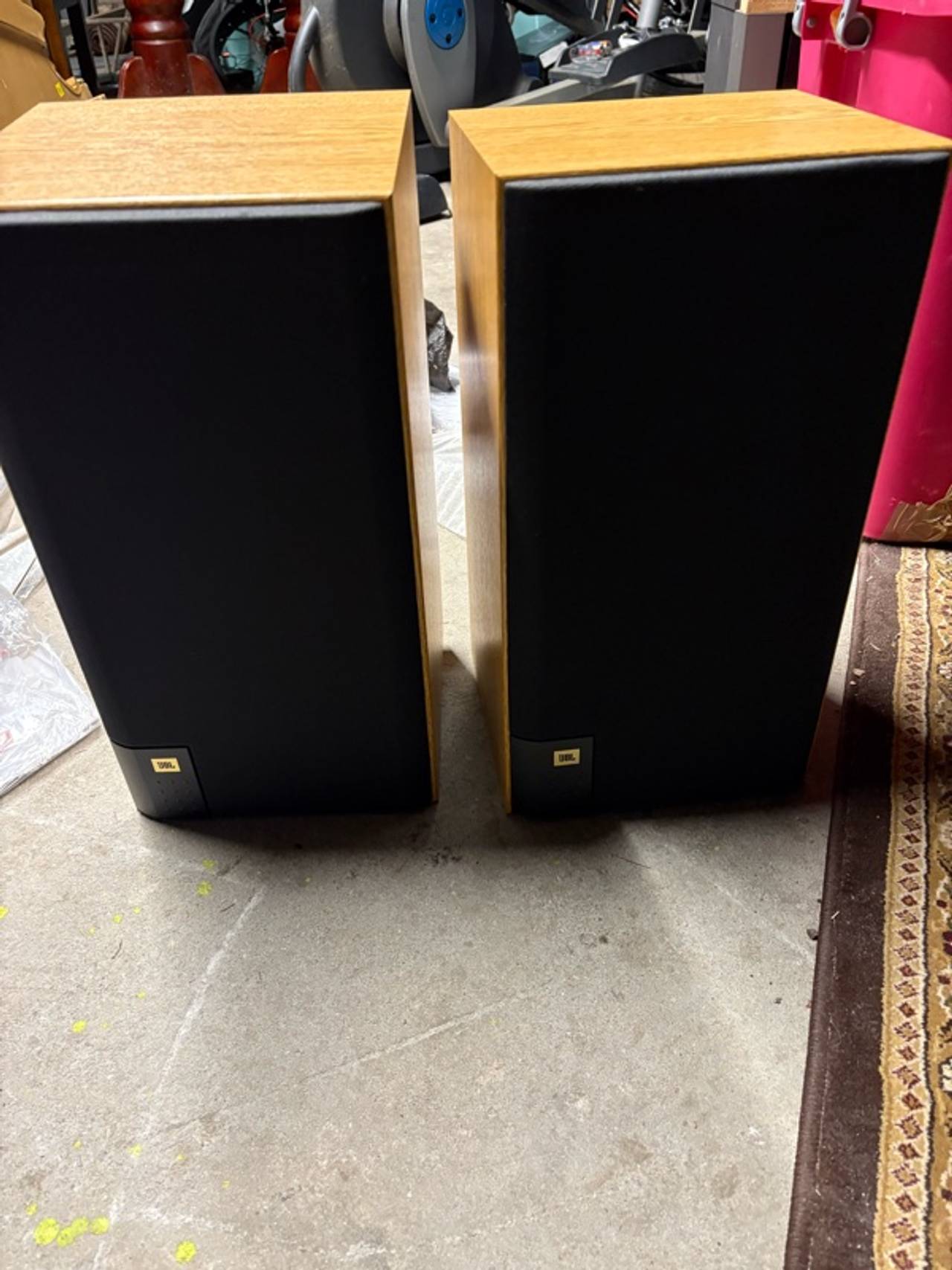 JBL J2060 Vintage Wood Grain Bookshelf Speaker