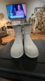 London Fog Whiteout Women's Winter Boots size 6.5M - Image 2