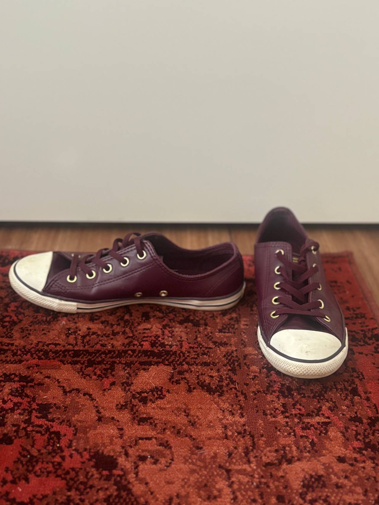Converse Chuck Taylor All Star Dainty Leather Low Top Burgundy