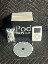 Apple iPod 4th Generation - Image 2
