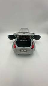 Maisto Nissan 350Z 1:18 Scale Die-cast Model Car - Image 5