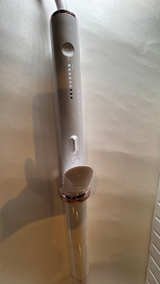 T3 SinglePass Curl X 1.25" White & Rose Gold Curling Iron - Image 4