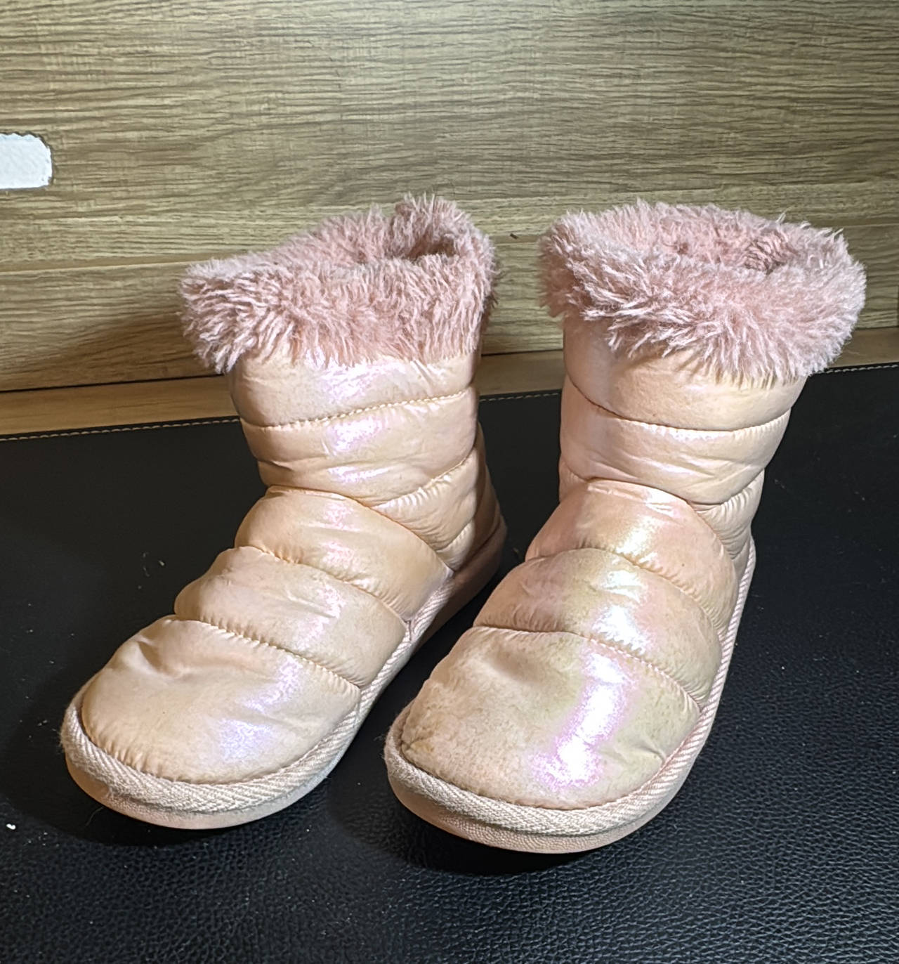 Iridescent Quilted Puffer Boots with Faux Fur Trim girls size 13 Toddler