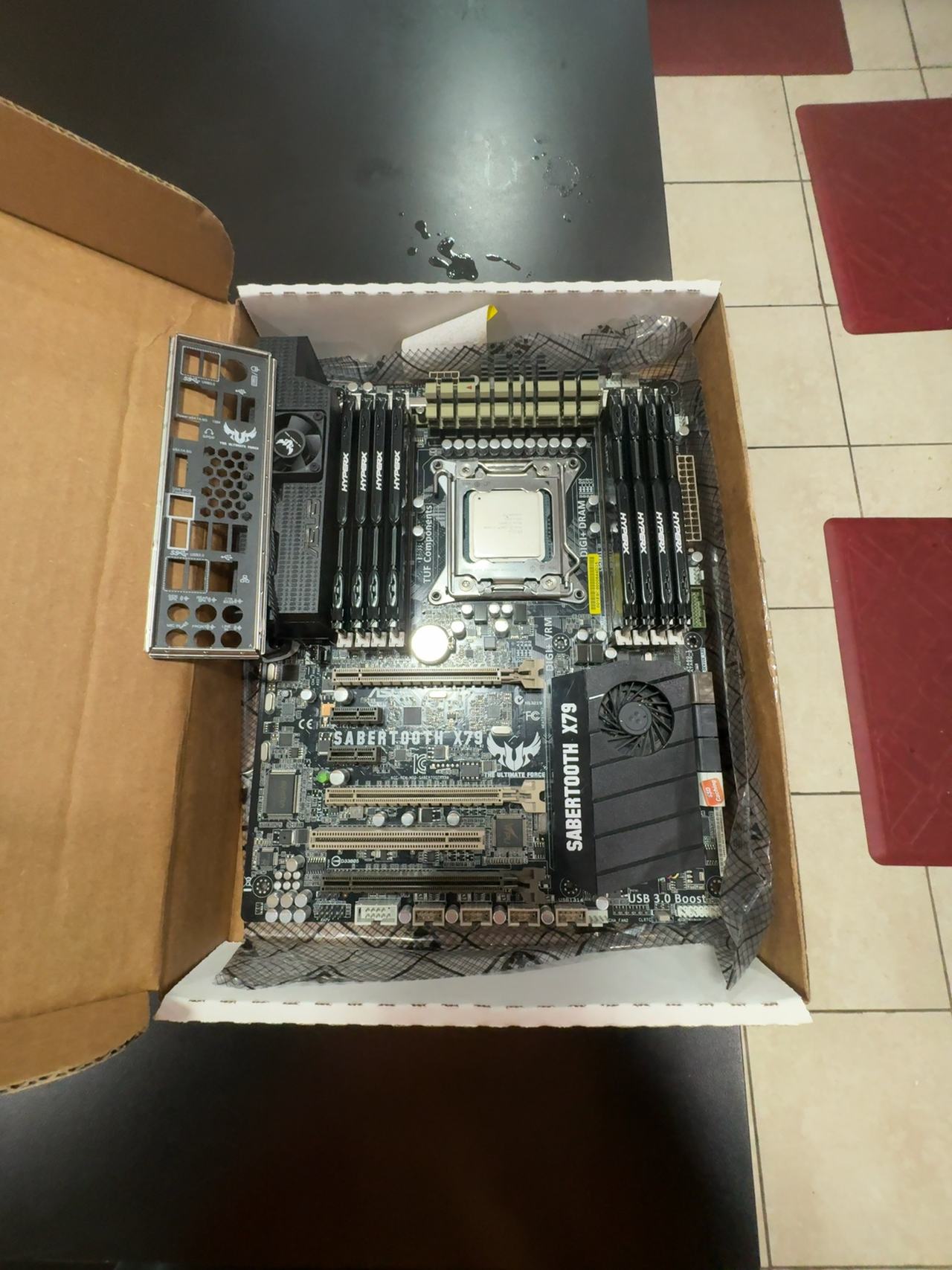 ASUS Sabertooth X79 Motherboard LGA2011