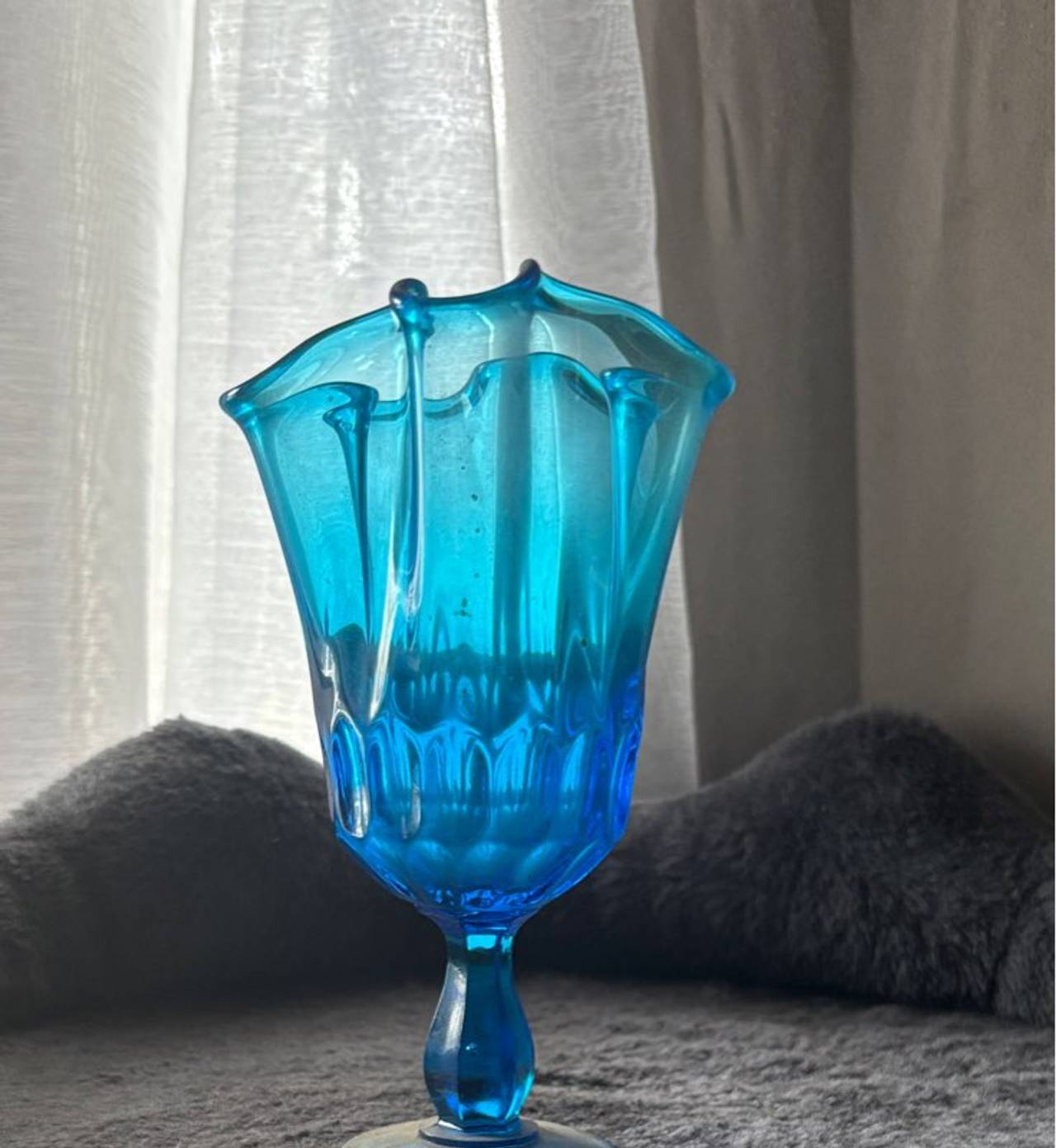 Viking Glass Epic Six Petal Swung Vase