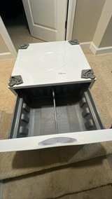 Samsung 27" Laundry Pedestal with Storage Drawer - Image 3