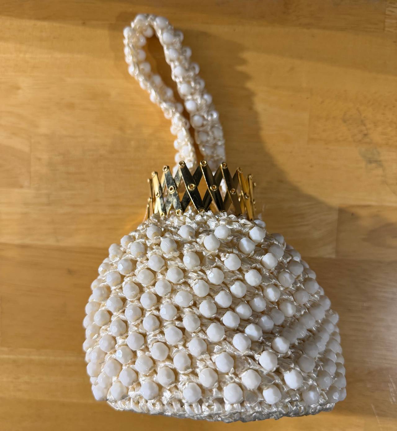 Vintage White Beaded Clutch Bag w/ Gold Frame – Elegant Evening Purse