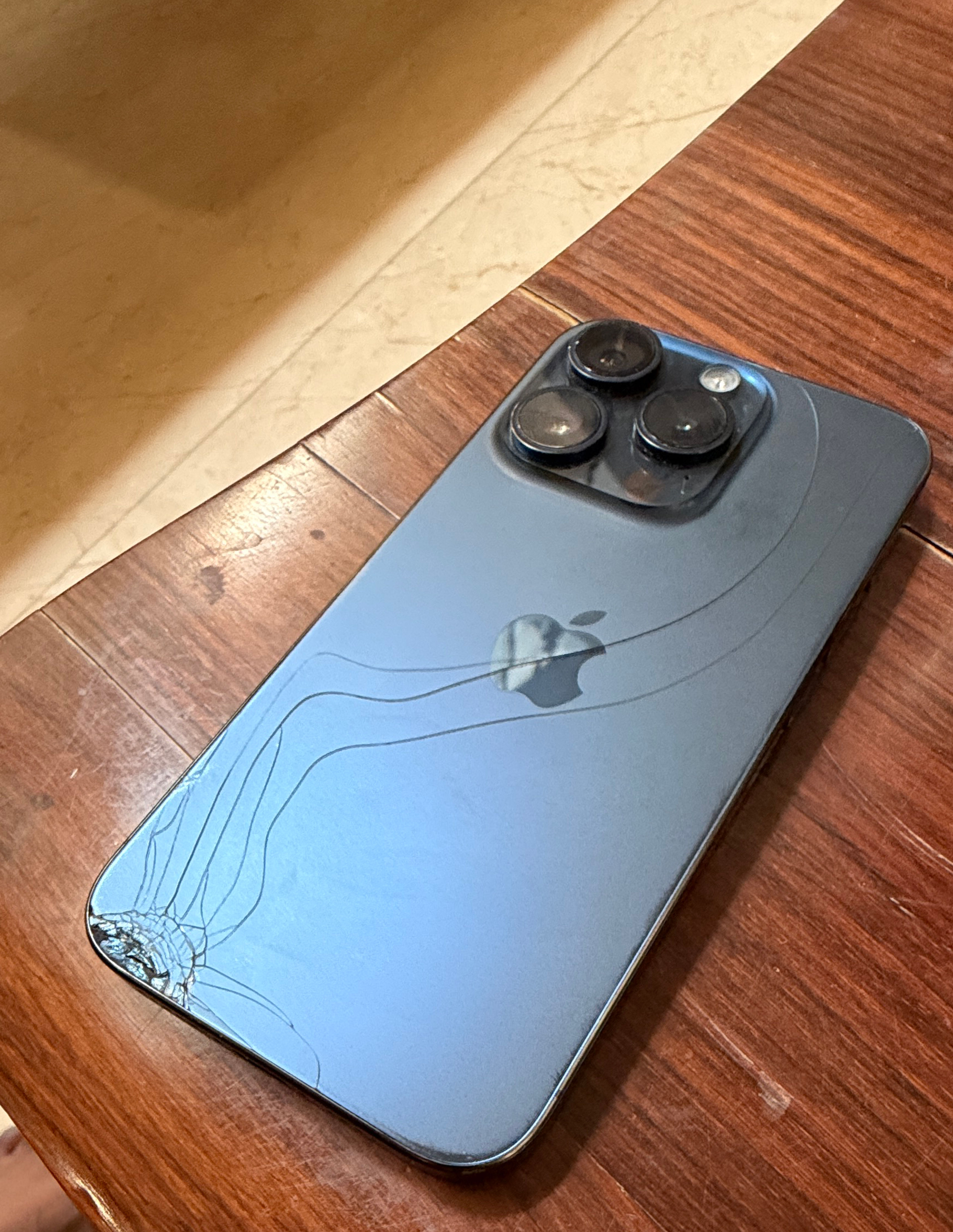 Apple iPhone 15 Pro Blue Titanium