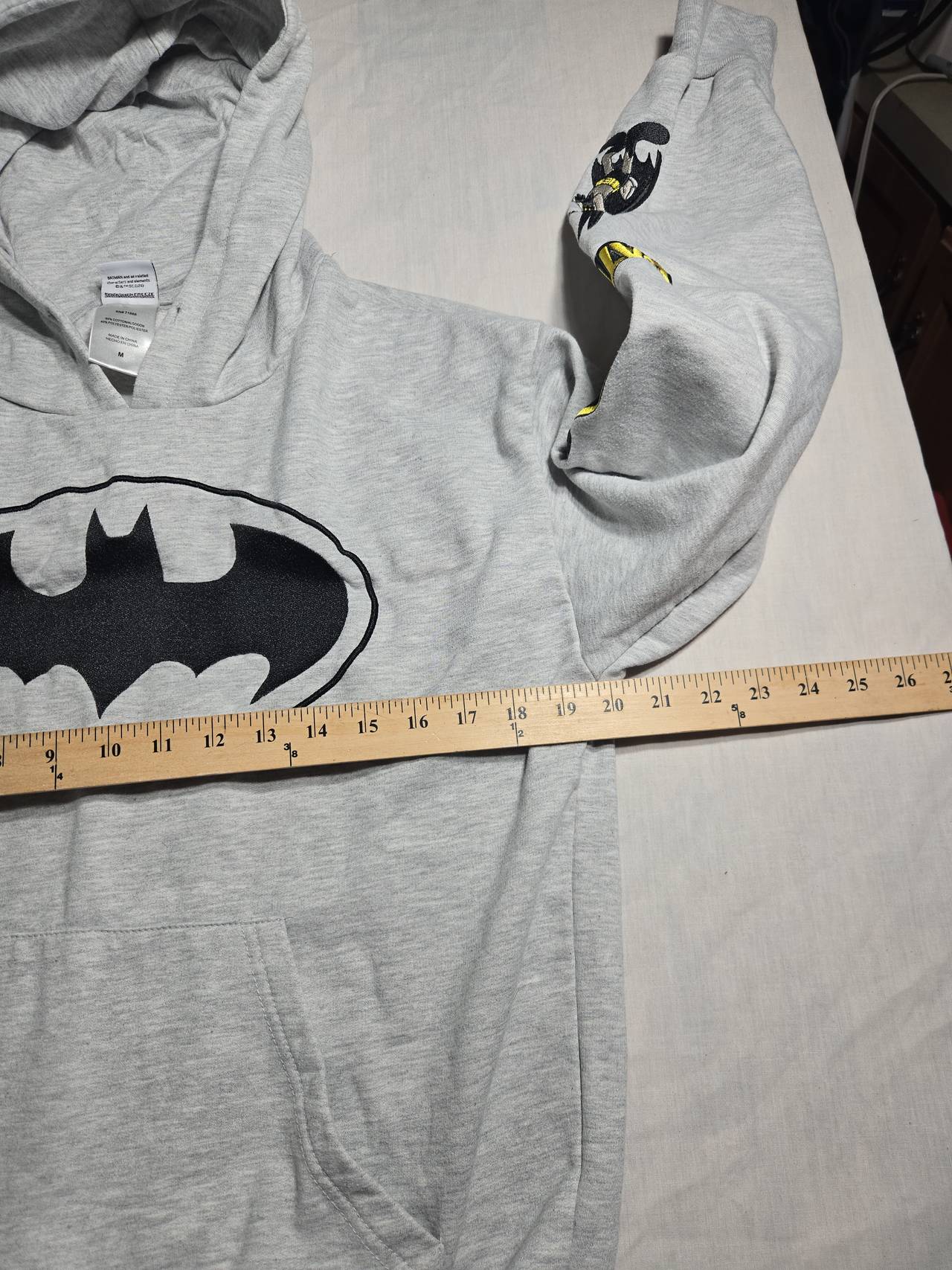 Warner Bros. Studio Store Vintage Batman Looney Tunes Hoodie 100 yr anniversary