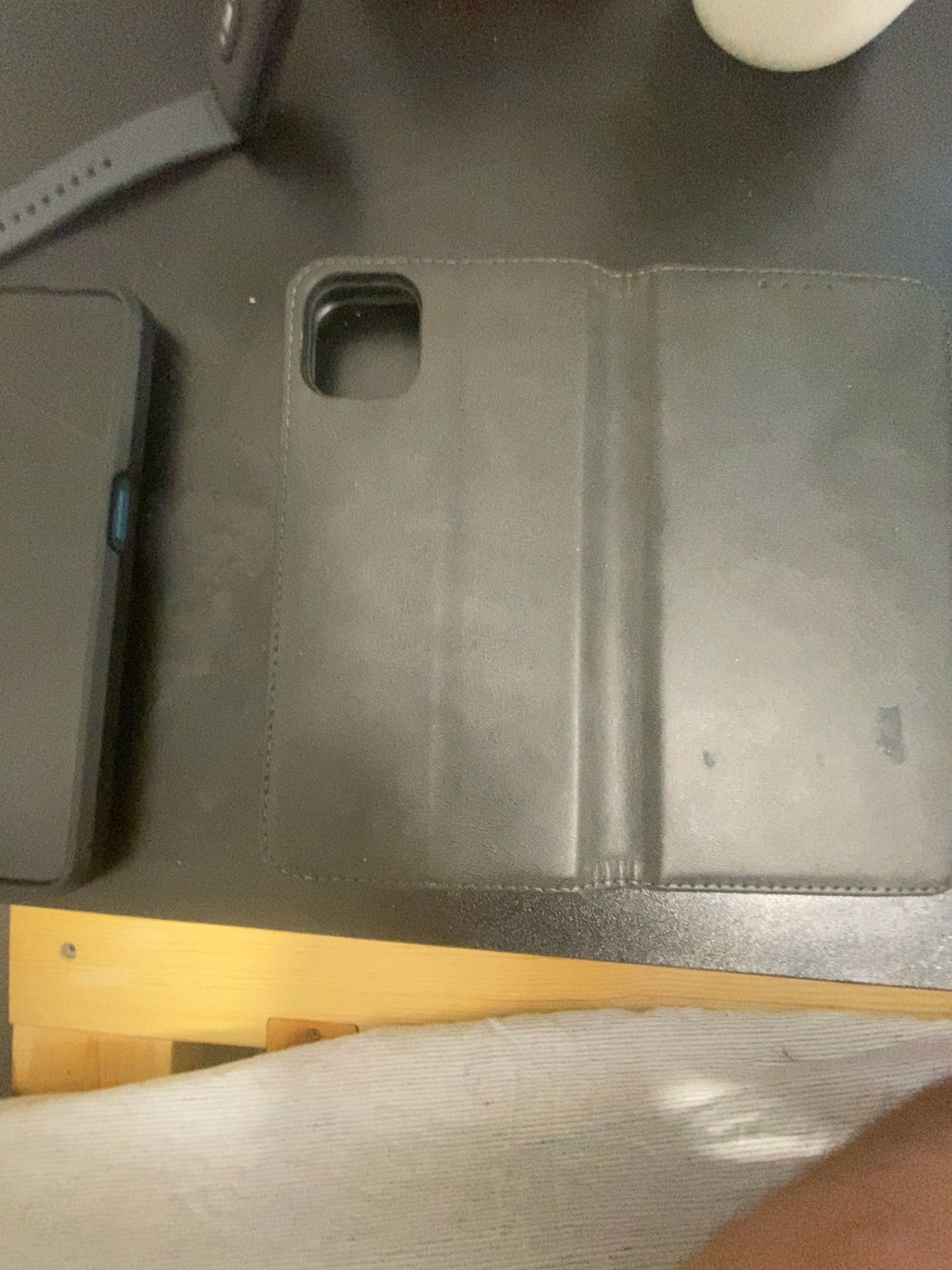 Hanman 2-in-1 Detachable Magnetic Flip Leather Wallet Case for iPhone (Black)