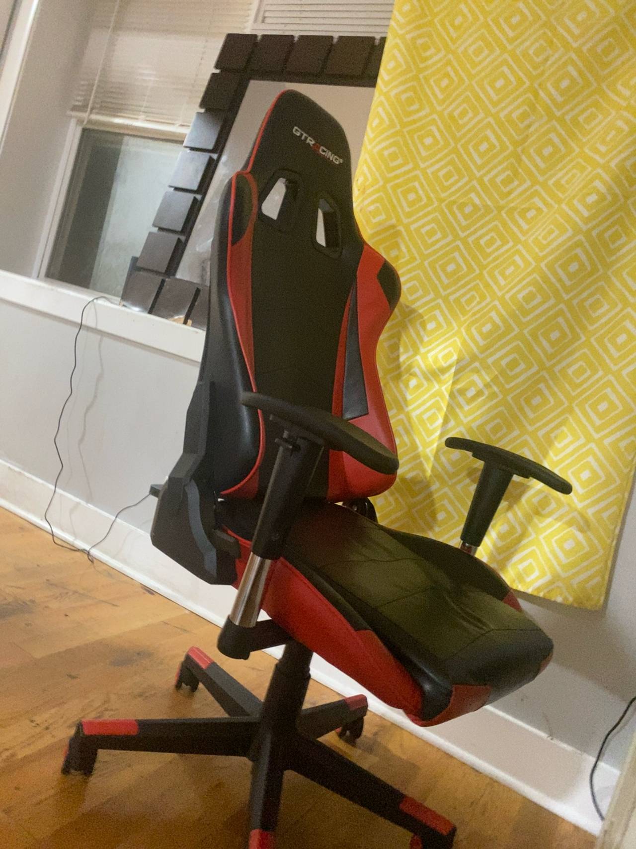 DXRacer OH Series High-Back Gaming Chair