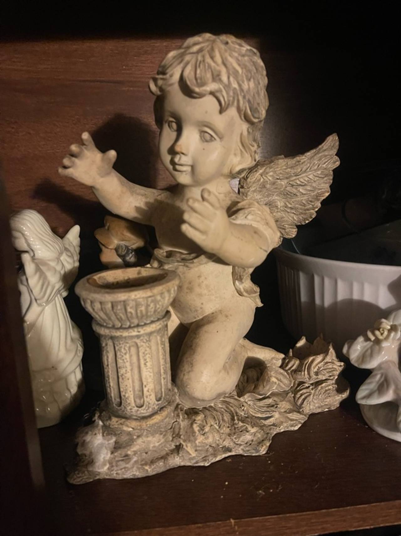 Design Toscano Resin Cherub Angel Garden Statue with Roman Pillar