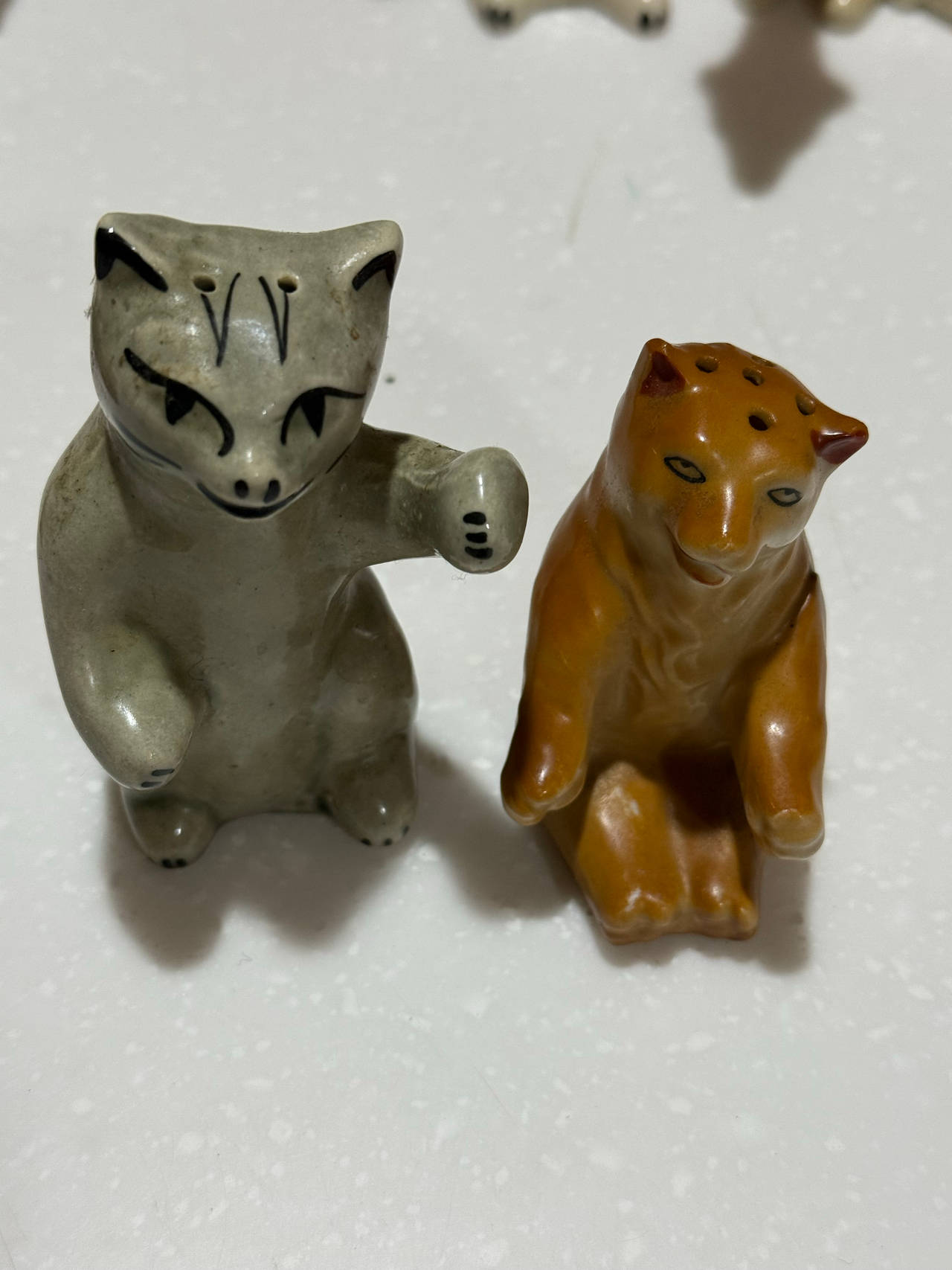 Vintage Ceramic Cat Salt and Pepper Shakers