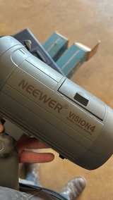 Neewer Vision 4 Battery-Powered Strobe Flash - Image 1