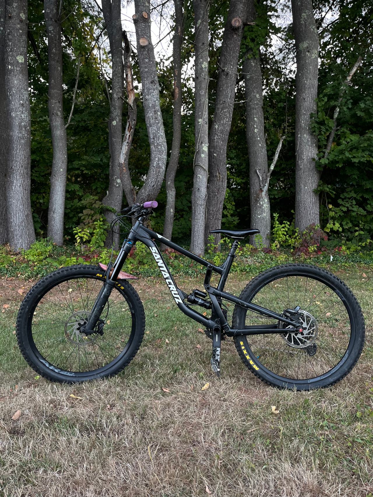 Santa Cruz Nomad S