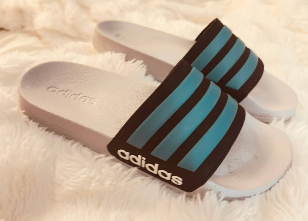 adidas Adilette Comfort Slides