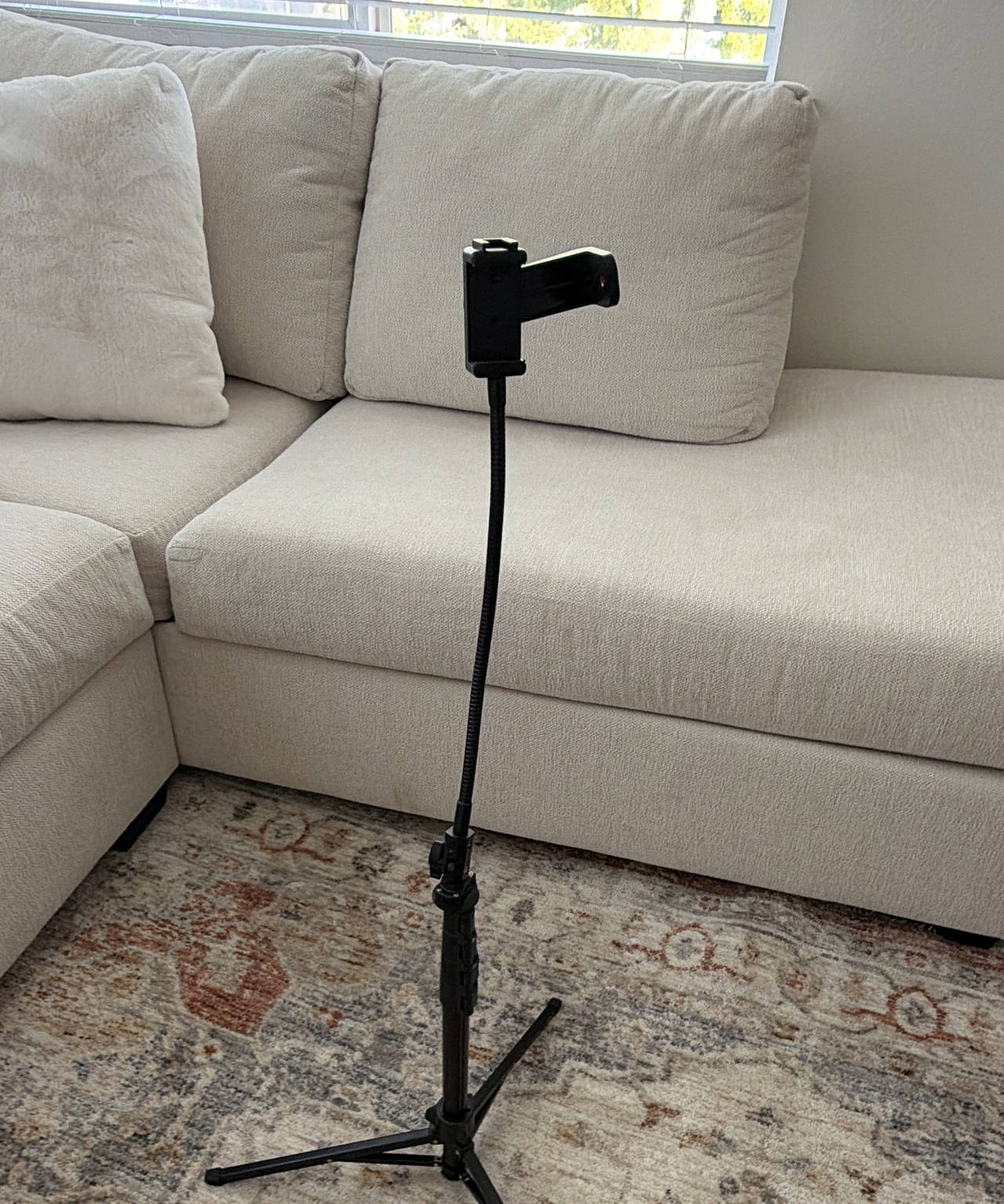 Gooseneck Phone Floor Stand Tripod