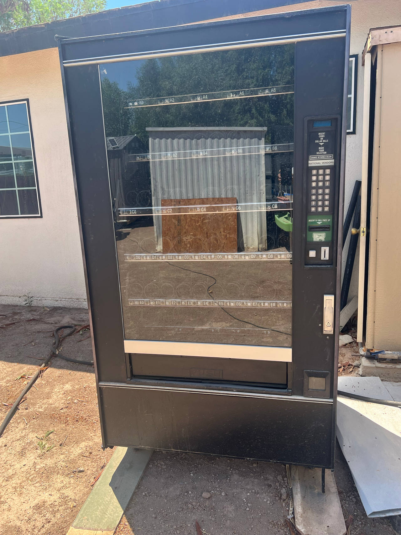 National Vendors Snack Vending Machine - Works / Powers On
