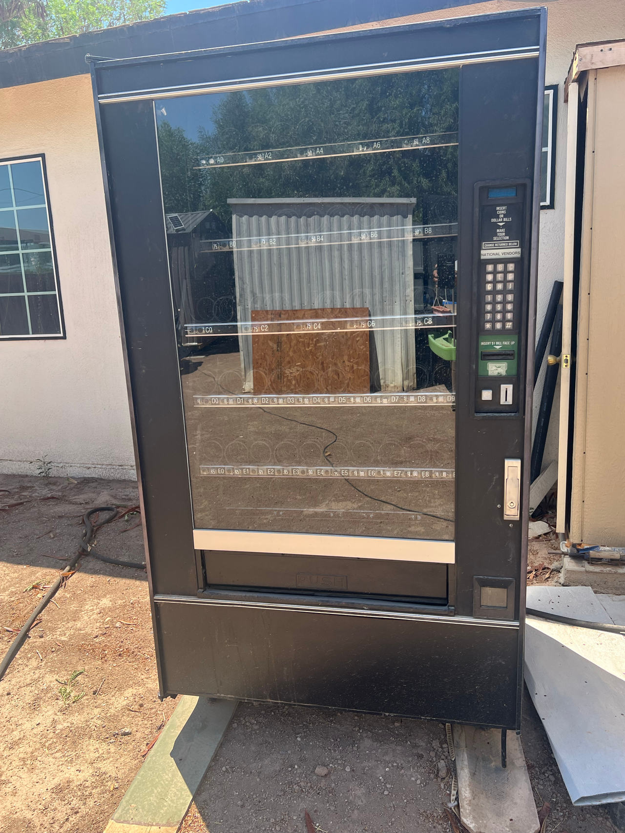 National Vendors Snack Vending Machine - Works / Powers On