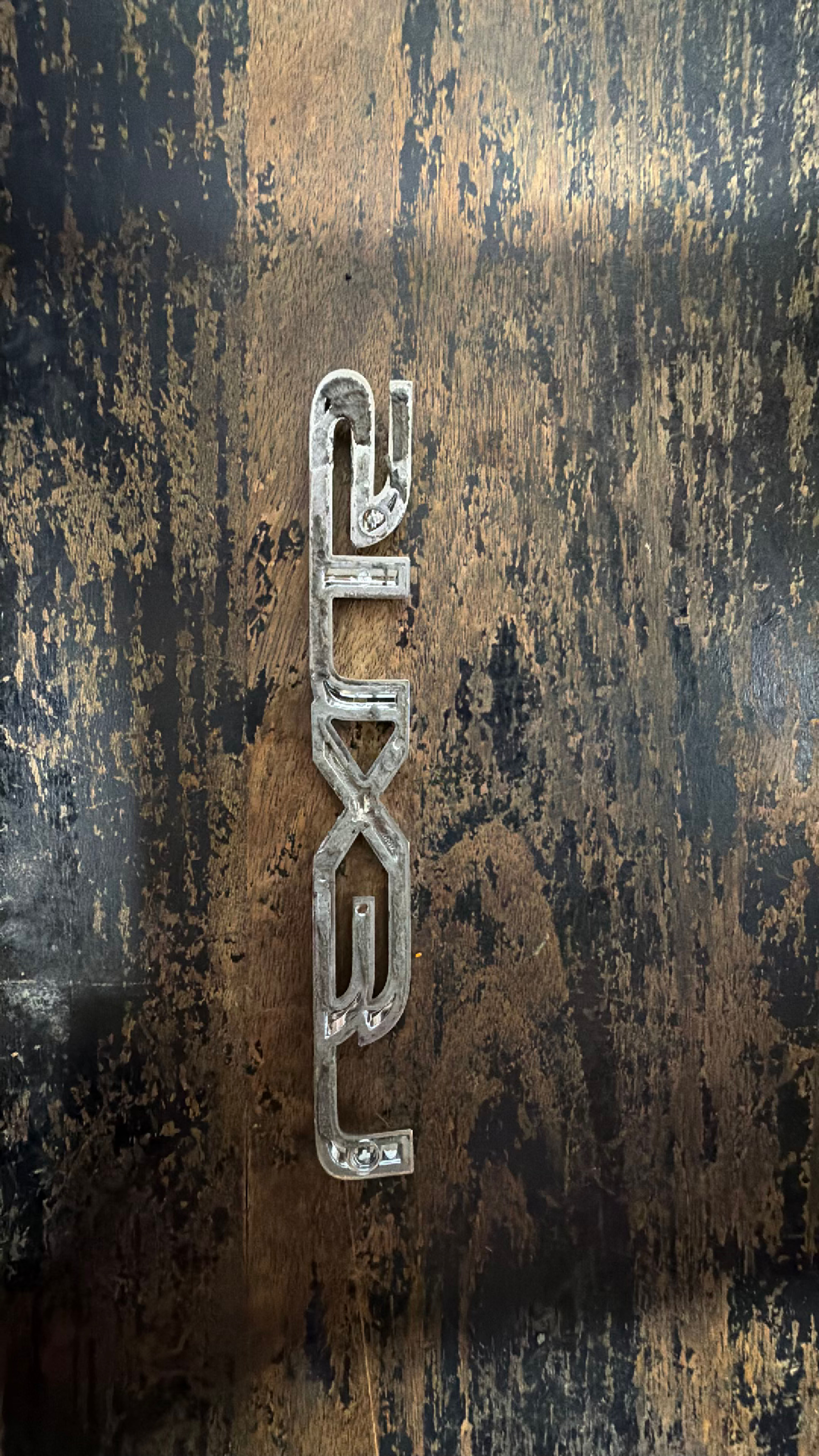 Genuine Lexus Rear Trunk Emblem Badge -tabs on back broken - Image 2