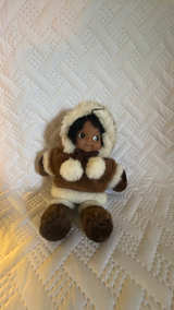 Russ Berrie Vintage Eskimo Doll Plush - Image 4