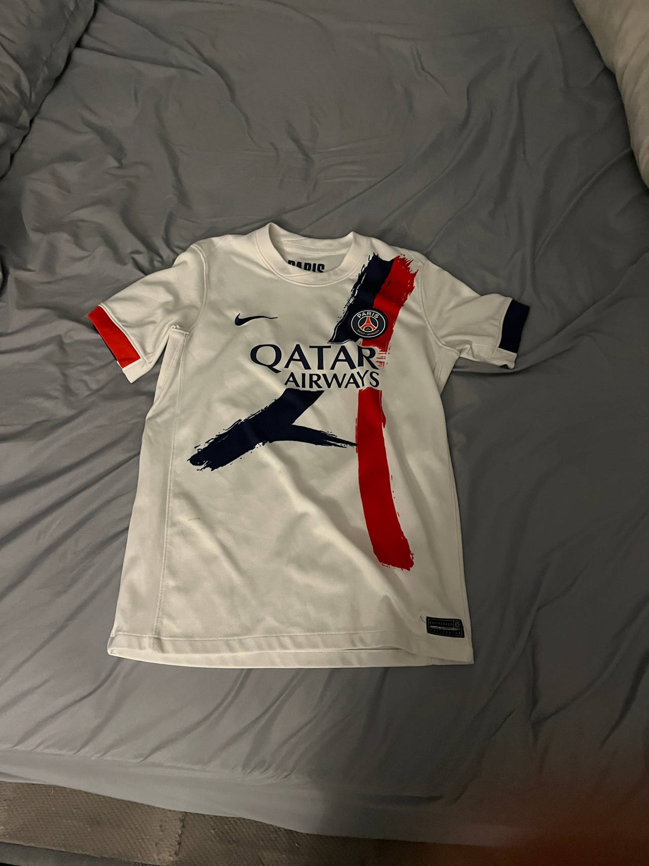Paris Saint-Germain Away Jersey 2022/23