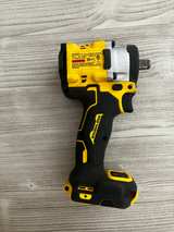 DEWALT DCF921 20V MAX ATOMIC 1/2 in. Cordless Impact Wrench - Image 2