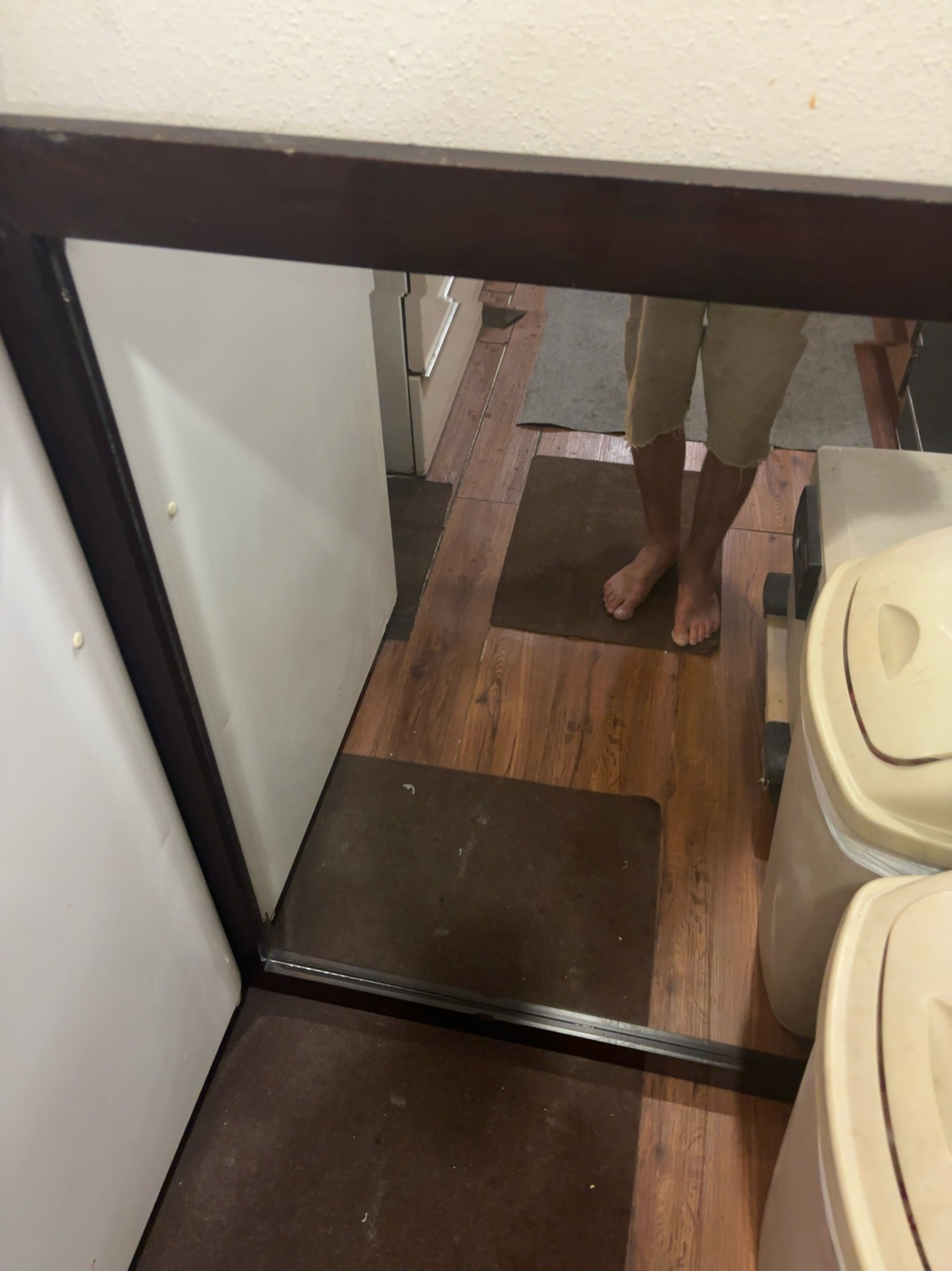 Generic 60" x 40" Floor or Wall Mount Mirror