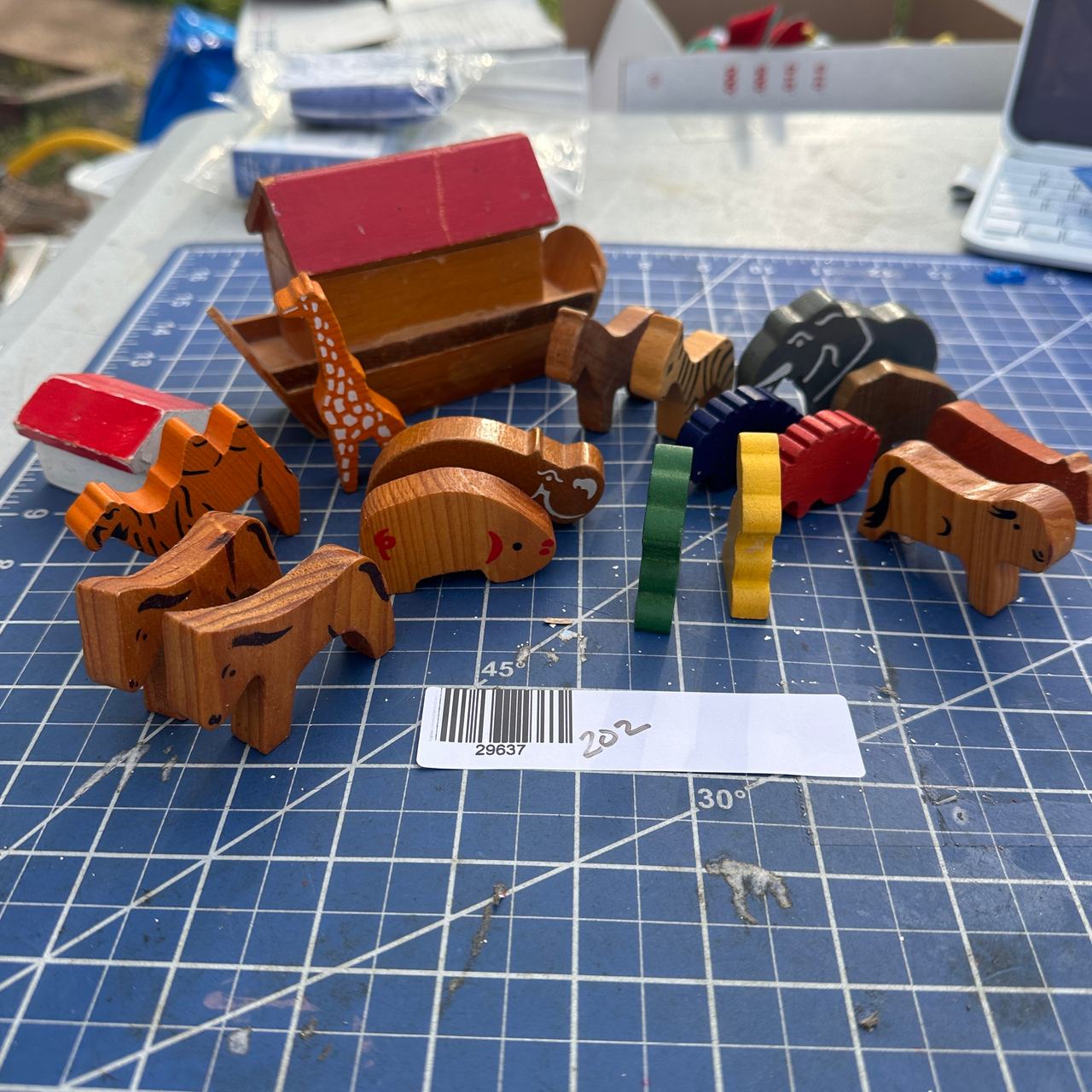 Hand carved Wooden Noah's Ark Toy Set with Animals vintage 202-37